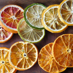 レッカーバロ特製しまなみ尾道でとれた珍しい5種類の柑橘をそのまま ドライフルーツにしました。  